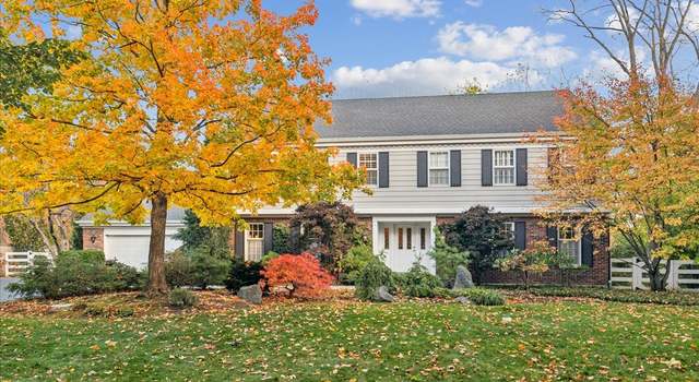 Photo of 555 Douglas Dr, Lake Forest, IL 60045