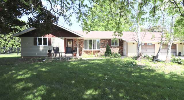 Photo of 245 N Linn St, Princeton, IL 61356