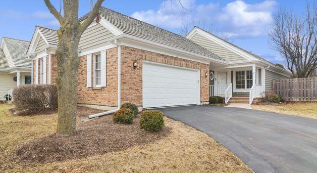 Photo of 427 Park Barrington Dr, Barrington, IL 60010