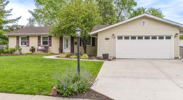 Photo of 985 W Firestone Dr, Hoffman Estates, IL 60192