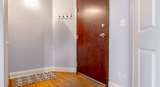 Photo of 500 N Damen Ave #204, Chicago, IL 60622