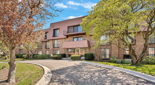 Photo of 4000 Dundee Rd #108, Northbrook, IL 60062