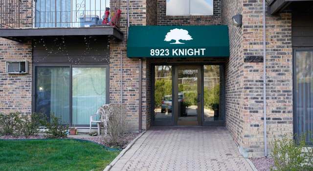 Photo of 8923 N Knight Ave #203, Des Plaines, IL 60016