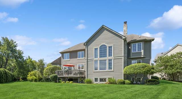 Photo of 105 Glenbrook Ct, La Grange, IL 60525