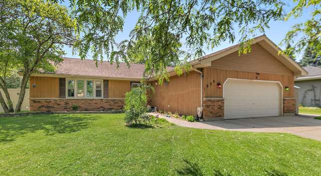Photo of 656 N Airlite St, Elgin, IL 60123