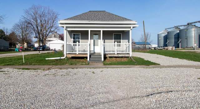 Photo of 104 S Main St, Arrowsmith, IL 61722