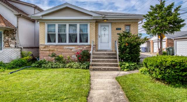 Photo of 7533 W Winona St, Harwood Heights, IL 60706