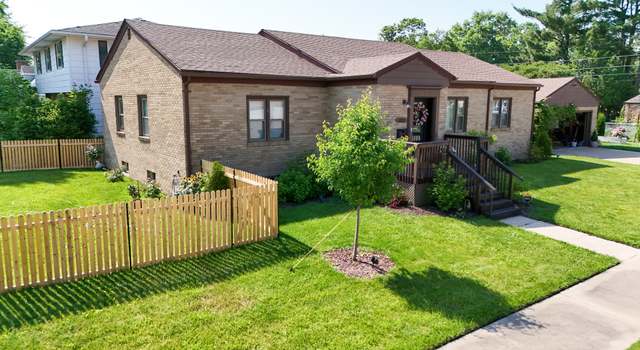 Photo of 1005 Avenue F, Sterling, IL 61081