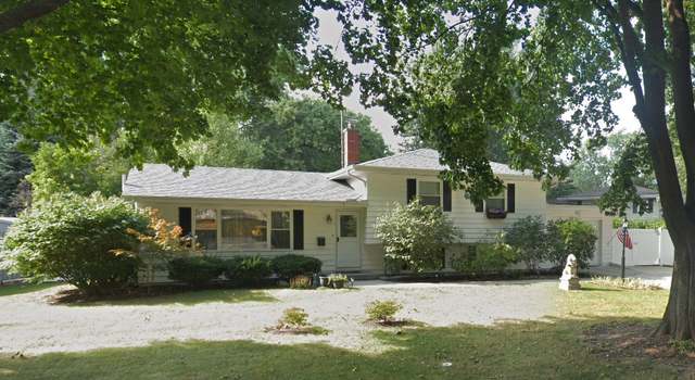 Photo of 861 Lilac Ln, Naperville, IL 60540
