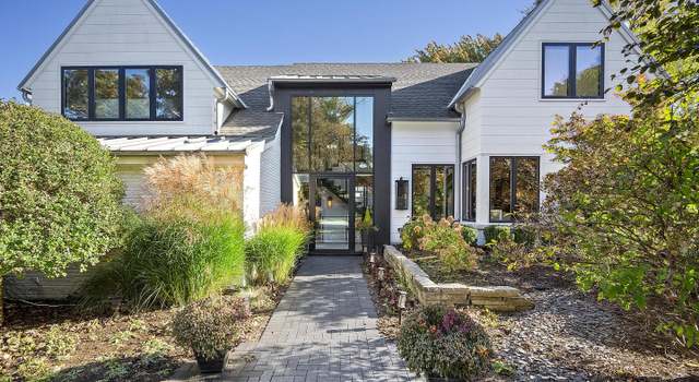 Photo of 47 Cambridge Dr, Oak Brook, IL 60523