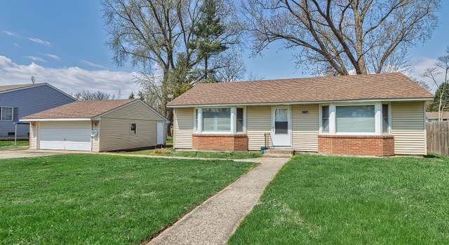 Photo of 7422 Center Dr, Wonder Lake, IL 60097