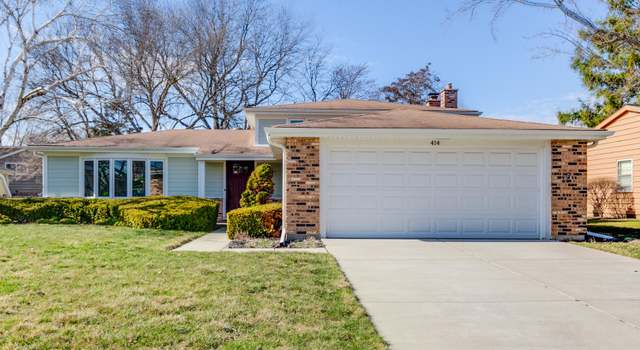 Photo of 414 Thornapple Ln, Libertyville, IL 60048