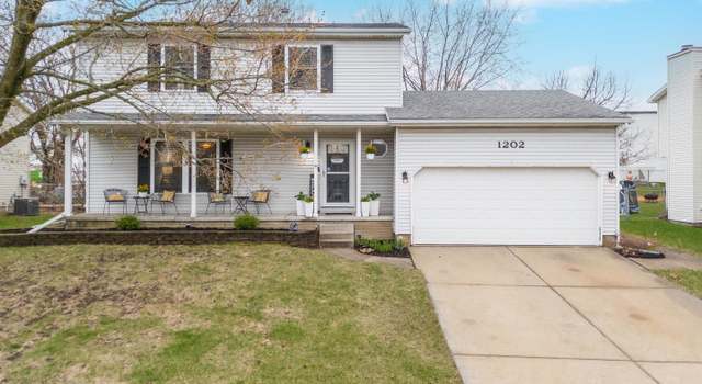 Photo of 1202 Cadwell Dr, Bloomington, IL 61704