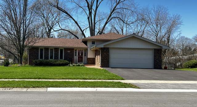 Photo of 700 Tanglewood Ln, Frankfort, IL 60423
