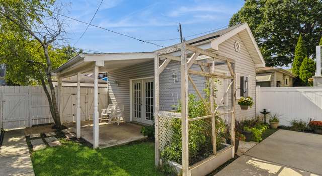 Photo of 5335 W Belle Plaine Ave, Chicago, IL 60641