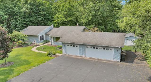 Photo of 70 Wooden Bridge Dr, Yorkville, IL 60560