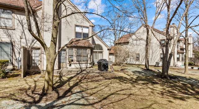 Photo of 10 Ascot Cir, Schaumburg, IL 60194
