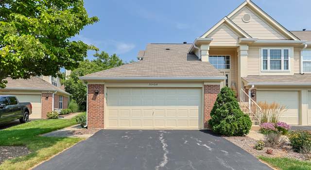 Photo of 30W016 Mayfair Ct, Warrenville, IL 60555