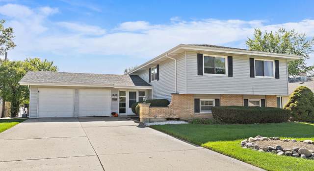 Photo of 1125 Lancaster Ct, Hoffman Estates, IL 60169