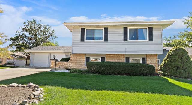 Photo of 1125 Lancaster Ct, Hoffman Estates, IL 60169