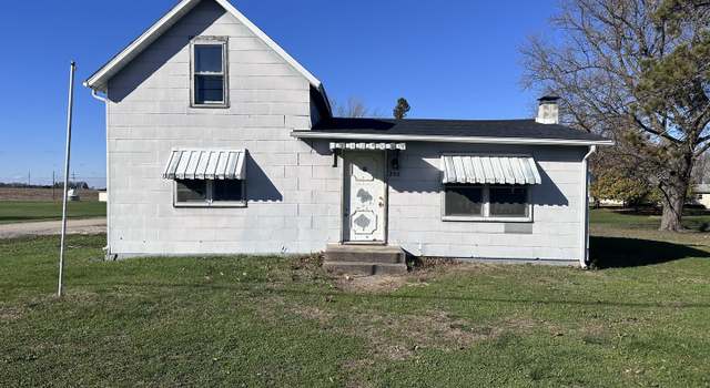 Photo of 305 W Commercial St, Lyndon, IL 61261