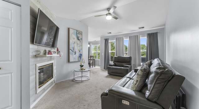 Photo of 1028 Wynnfield Ct Unit C, Elgin, IL 60120