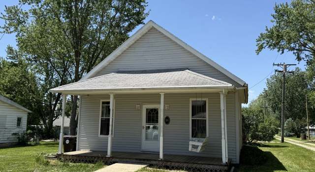 Photo of 109 S Willow St, Toluca, IL 61369