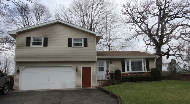 Photo of 10215 Main St, Hebron, IL 60034