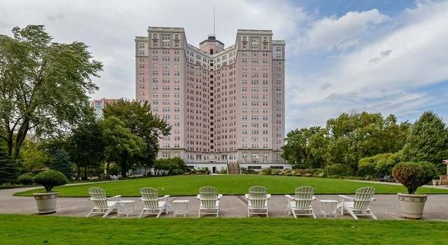 Photo of 5555 N Sheridan Rd #1811, Chicago, IL 60640