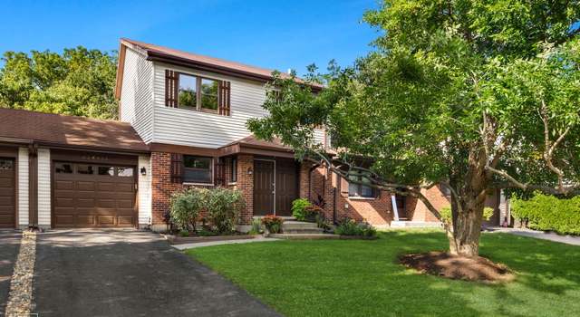 Photo of 23w458 Greenbriar Dr, Naperville, IL 60540