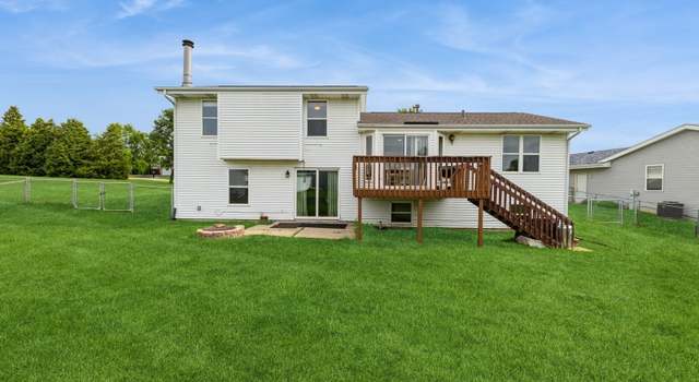 Photo of 956 Night Owl Ln, Roscoe, IL 61073