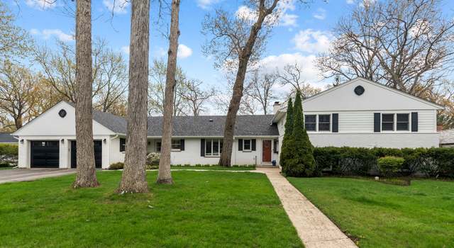 Photo of 825 Highview Ter, Lake Forest, IL 60045