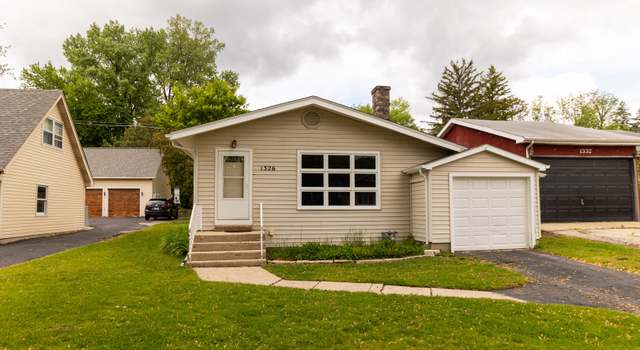 Photo of 1326 N Harrison St, Algonquin, IL 60102