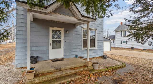 Photo of 203 W 3rd St, Tampico, IL 61283