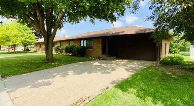 Photo of 1709 Sunset Dr, Peru, IL 61354