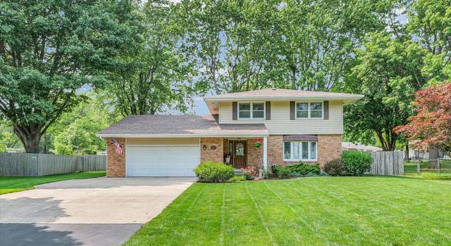 Photo of 20 Park Dr, Villa Grove, IL 61956