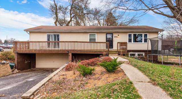 Photo of 301 Deerpath Ln, Carpentersville, IL 60110