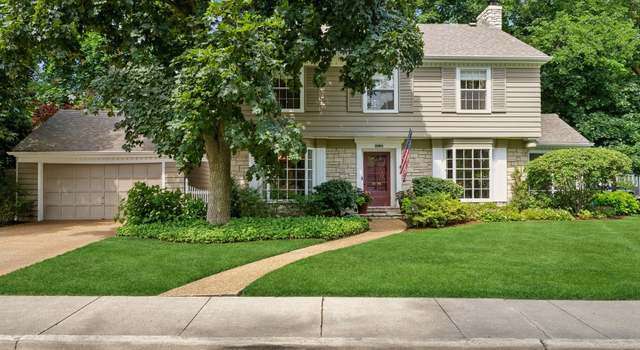 Photo of 2101 Greenwood Ave, Wilmette, IL 60091
