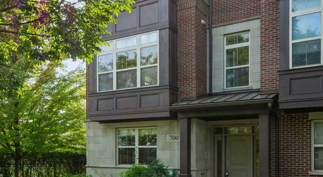 Photo of 700 Telluride Ct, Vernon Hills, IL 60061