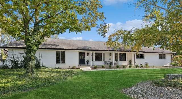 Photo of 115 Red Barn Ln, Northfield, IL 60093