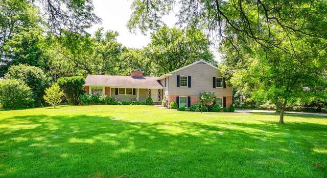 Photo of 560 Golf Ln, Lake Forest, IL 60045