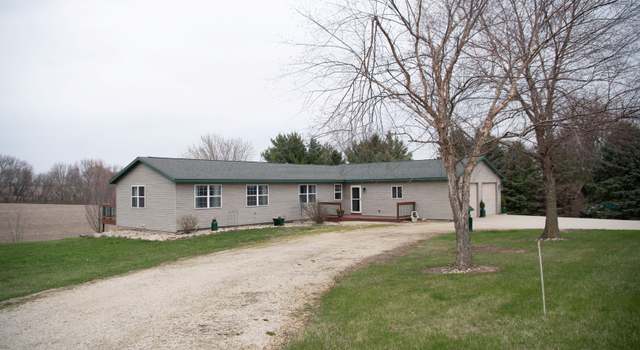 Photo of 20532 Pilgrim Rd, Chadwick, IL 61014