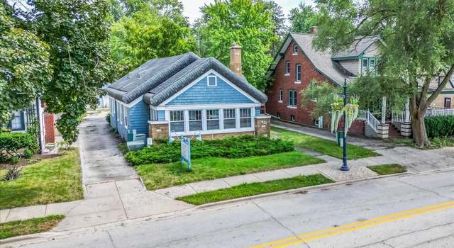 Photo of 421 N Hough St, Barrington, IL 60010