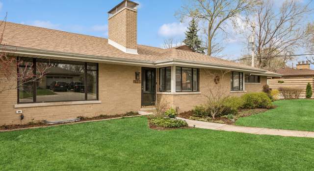 Photo of 5940 N Louise Ave, Chicago, IL 60646