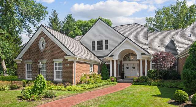 Photo of 831 Knightsbridge Ct, Lake Forest, IL 60045