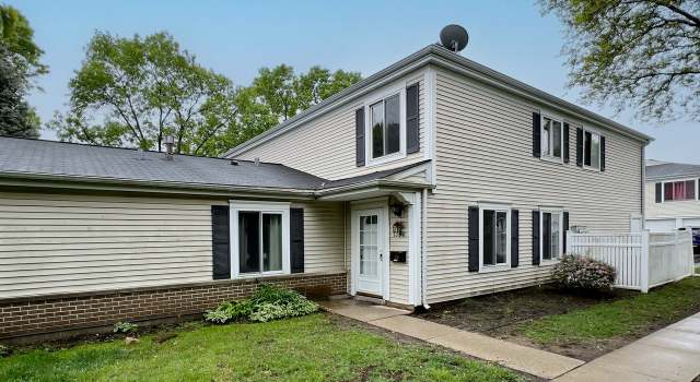 Photo of 1190 Cove Dr, Prospect Heights, IL 60070