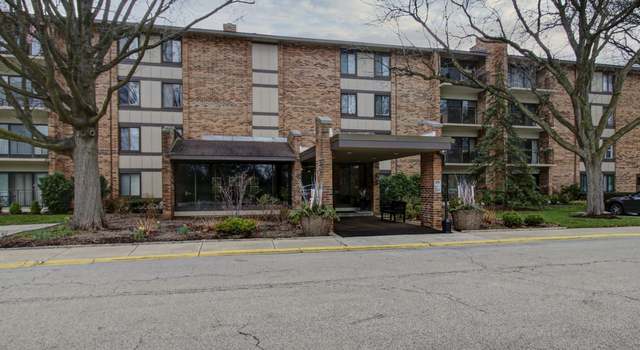 Photo of 301 Lake Hinsdale Dr #210, Willowbrook, IL 60527