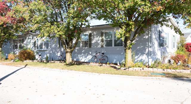 Photo of 415 Autumn Oaks Rd, Chenoa, IL 61726