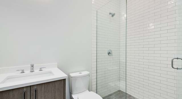 Photo of 5015 N Clark St #303, Chicago, IL 60640
