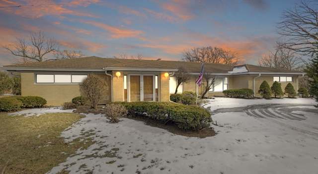 Photo of 41 Windsor Dr, Oak Brook, IL 60523